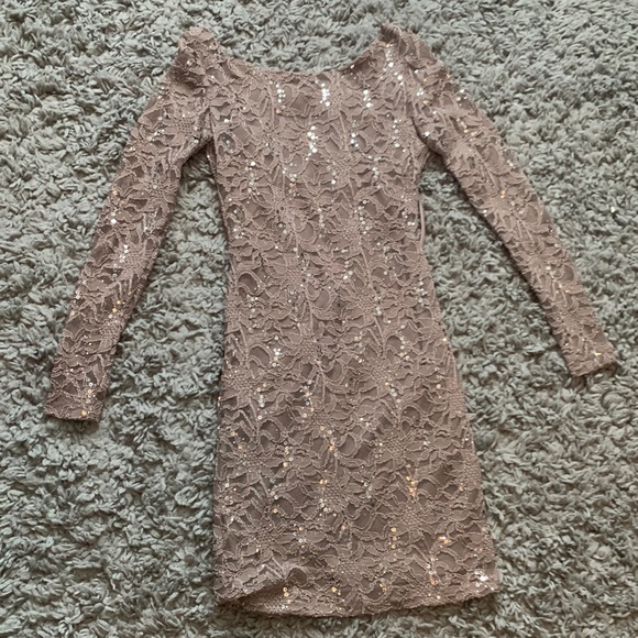 Sequence lace dress - Picture 1 of 4